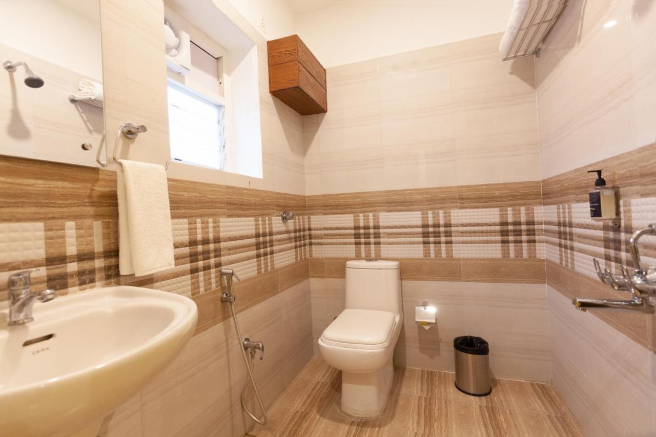 Hotel Istay Hitec Hyderabad Bagian luar foto