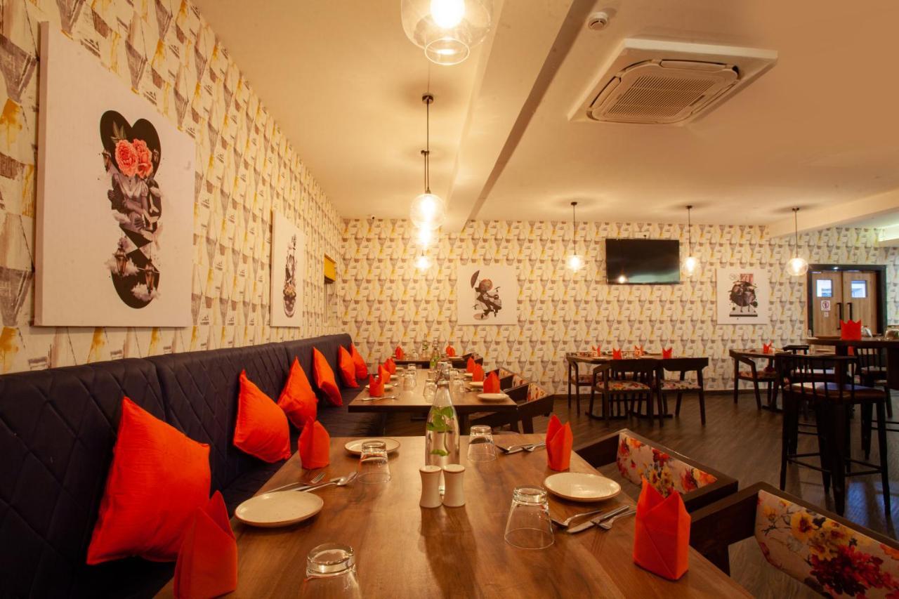 Hotel Istay Hitec Hyderabad Bagian luar foto